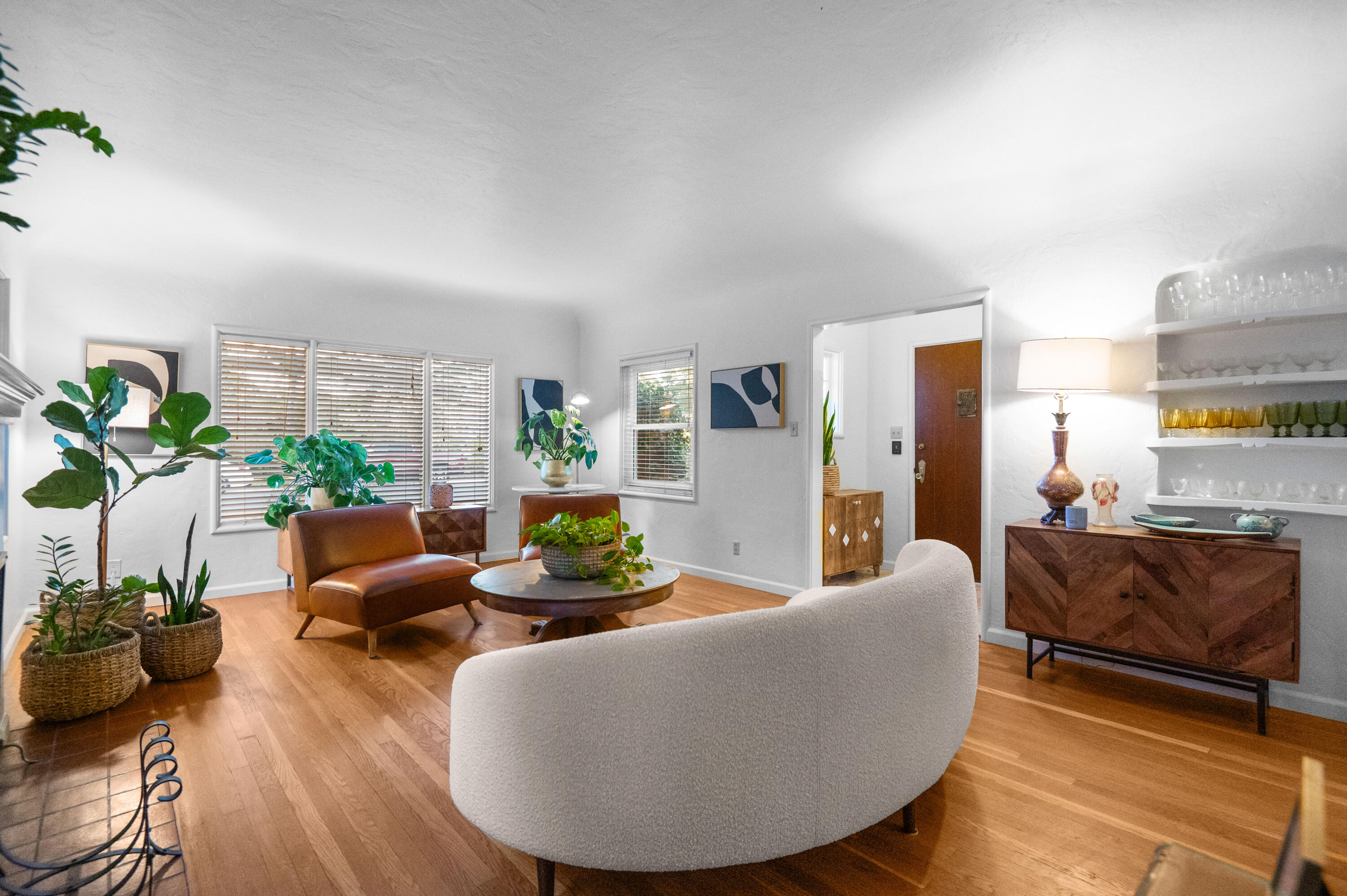 1401 W Myrtle