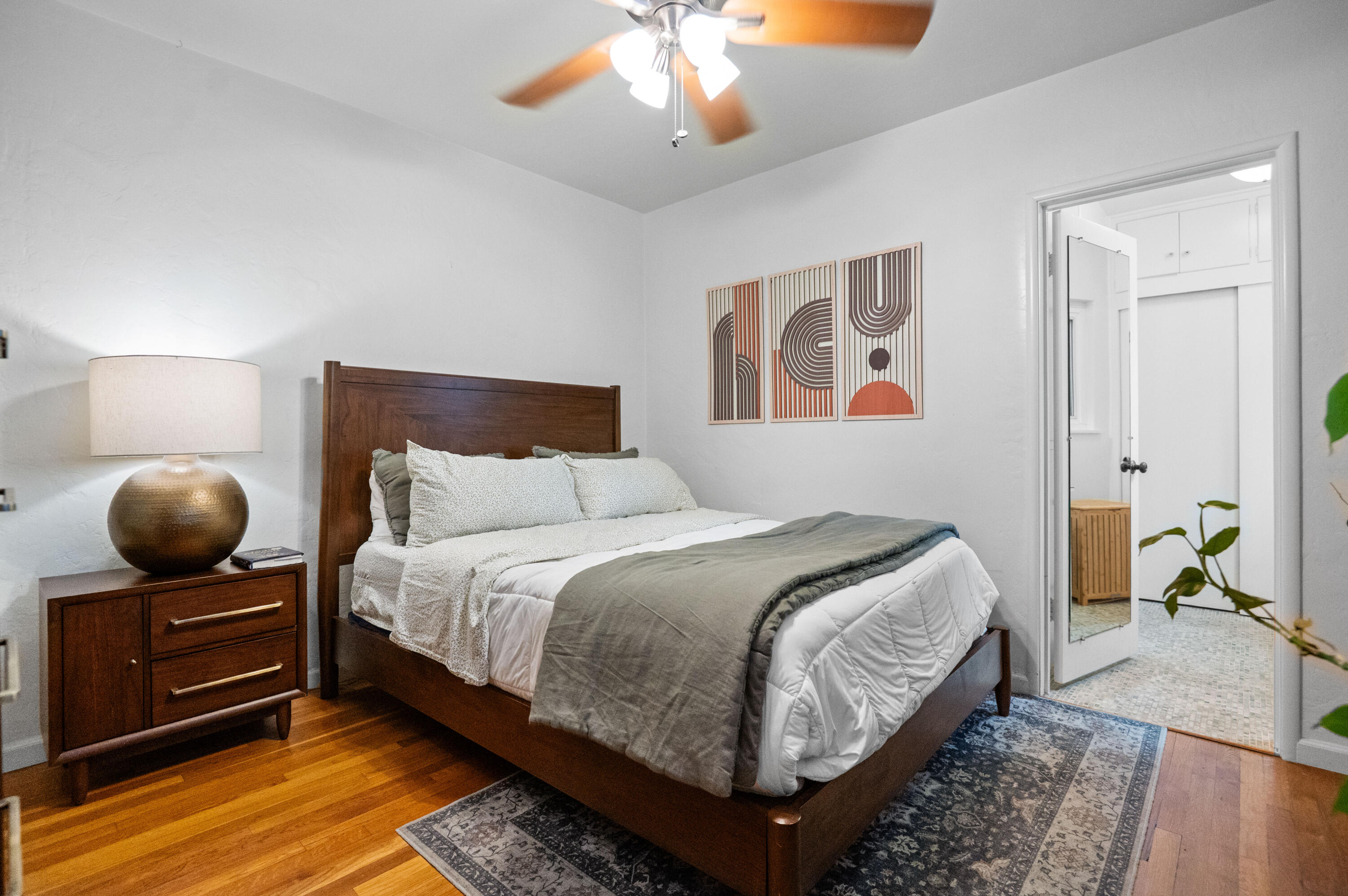 1401 W Myrtle
