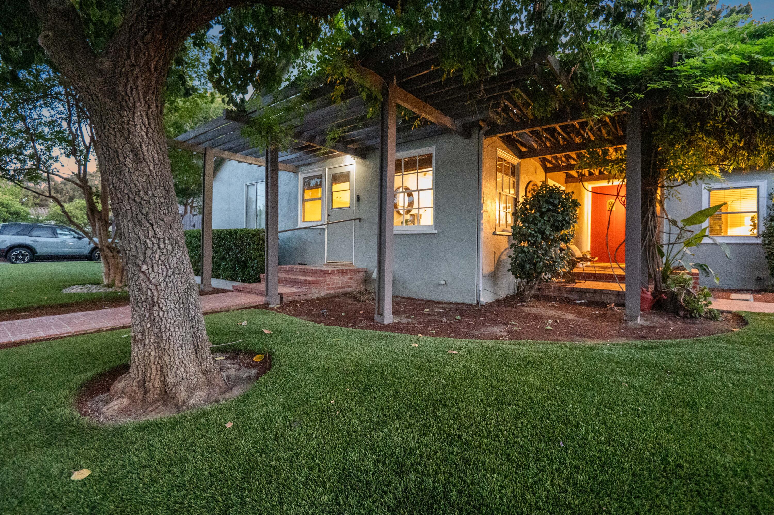 1401 W Myrtle