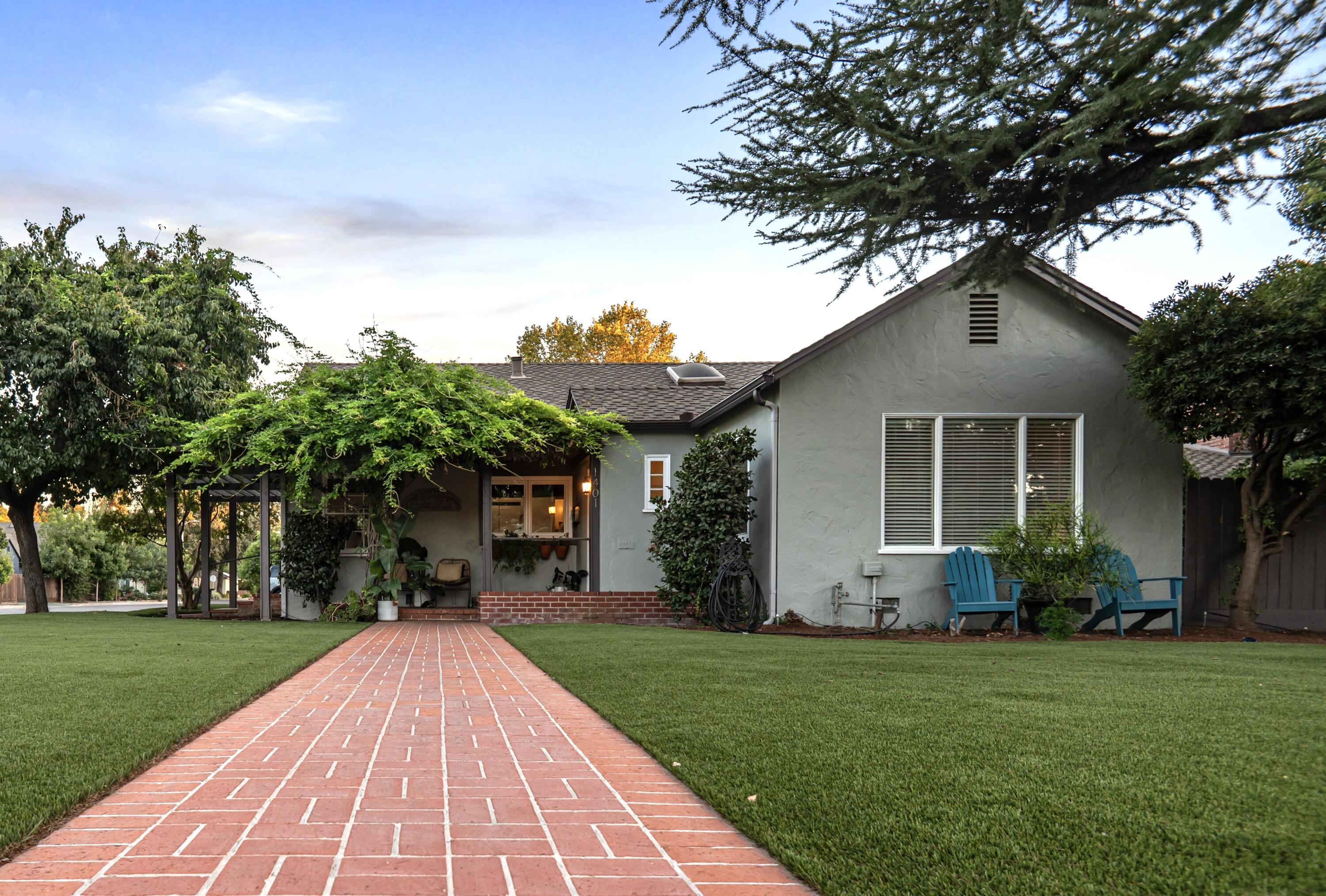1401 W Myrtle