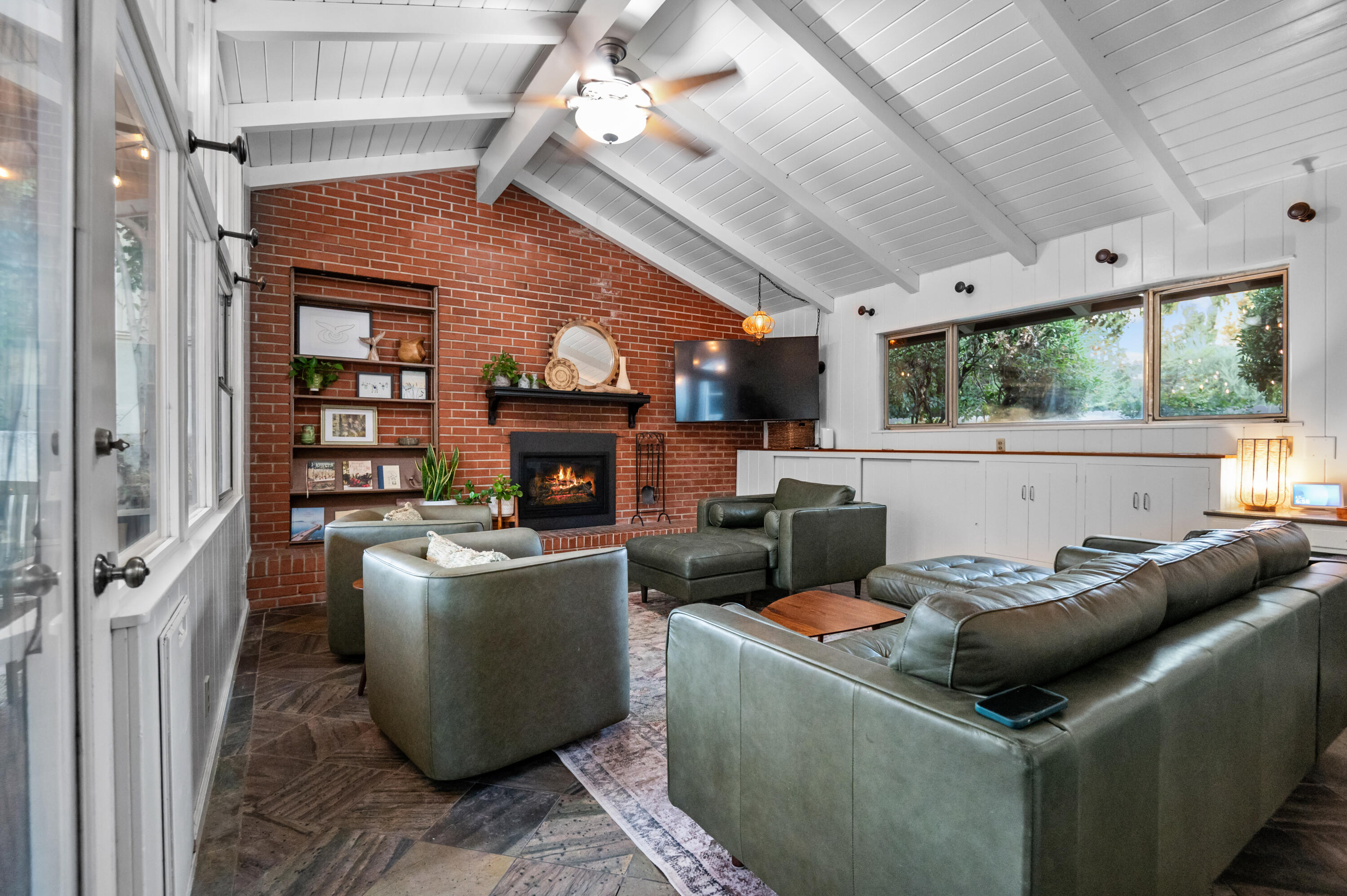 1401 W Myrtle