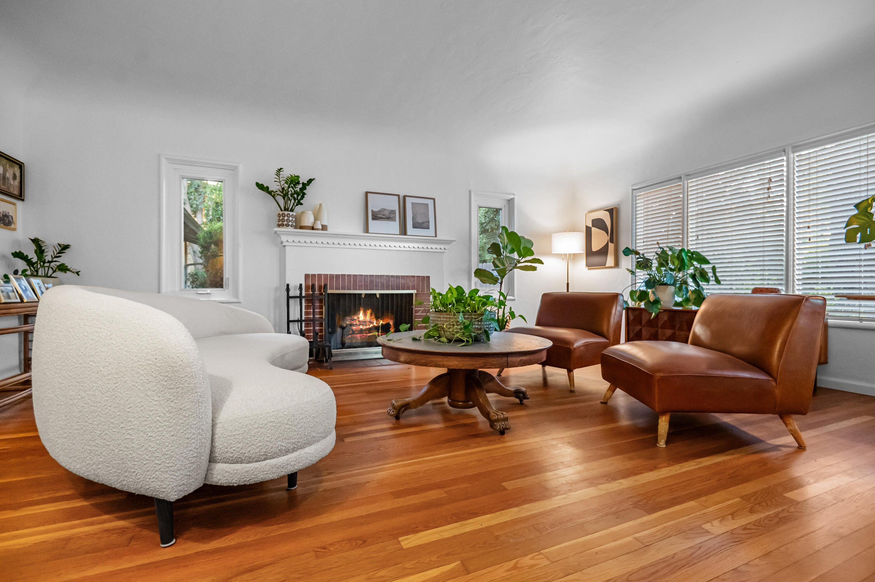 1401 W Myrtle