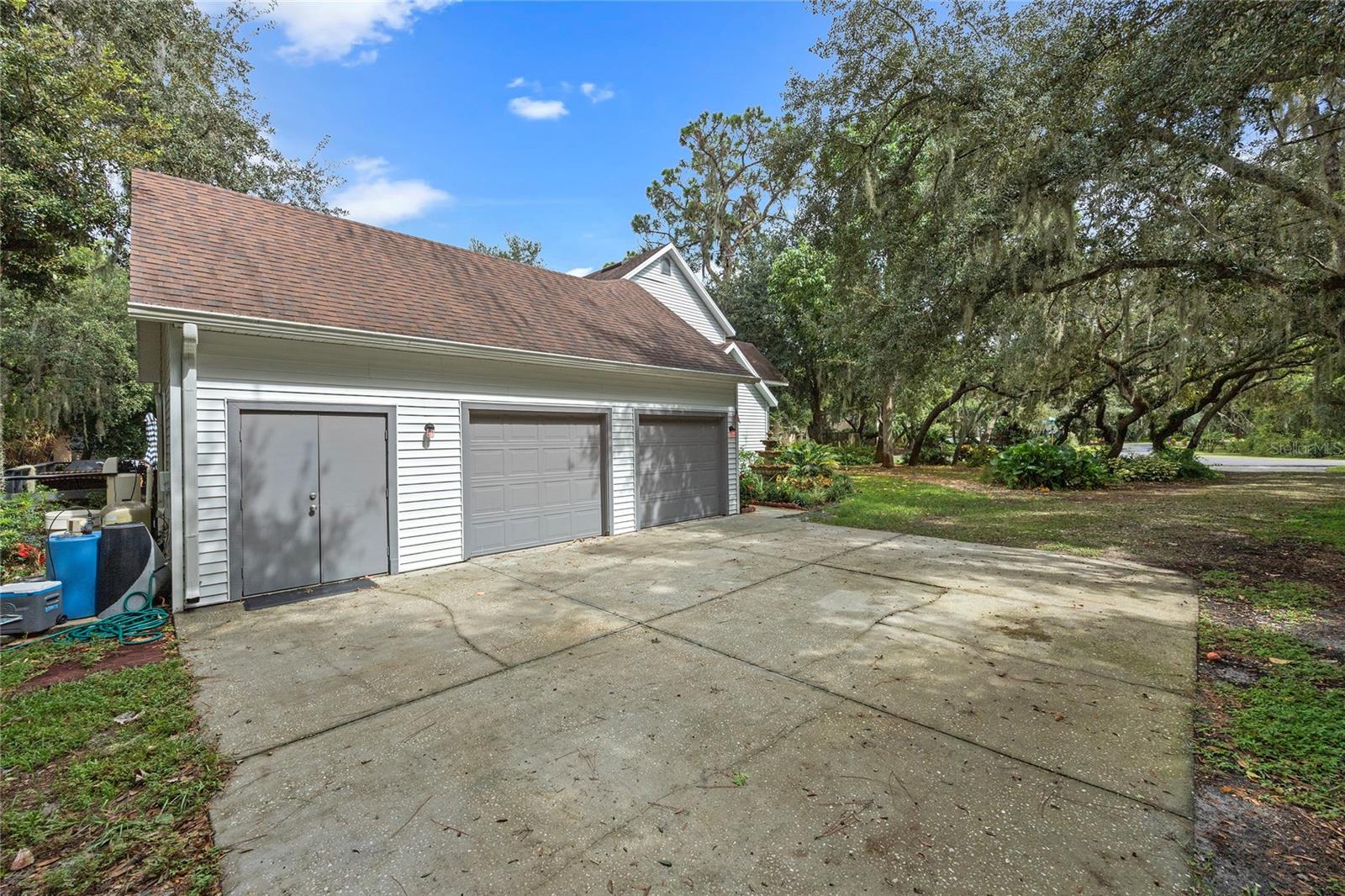 11437 NELLIE OAKS BND