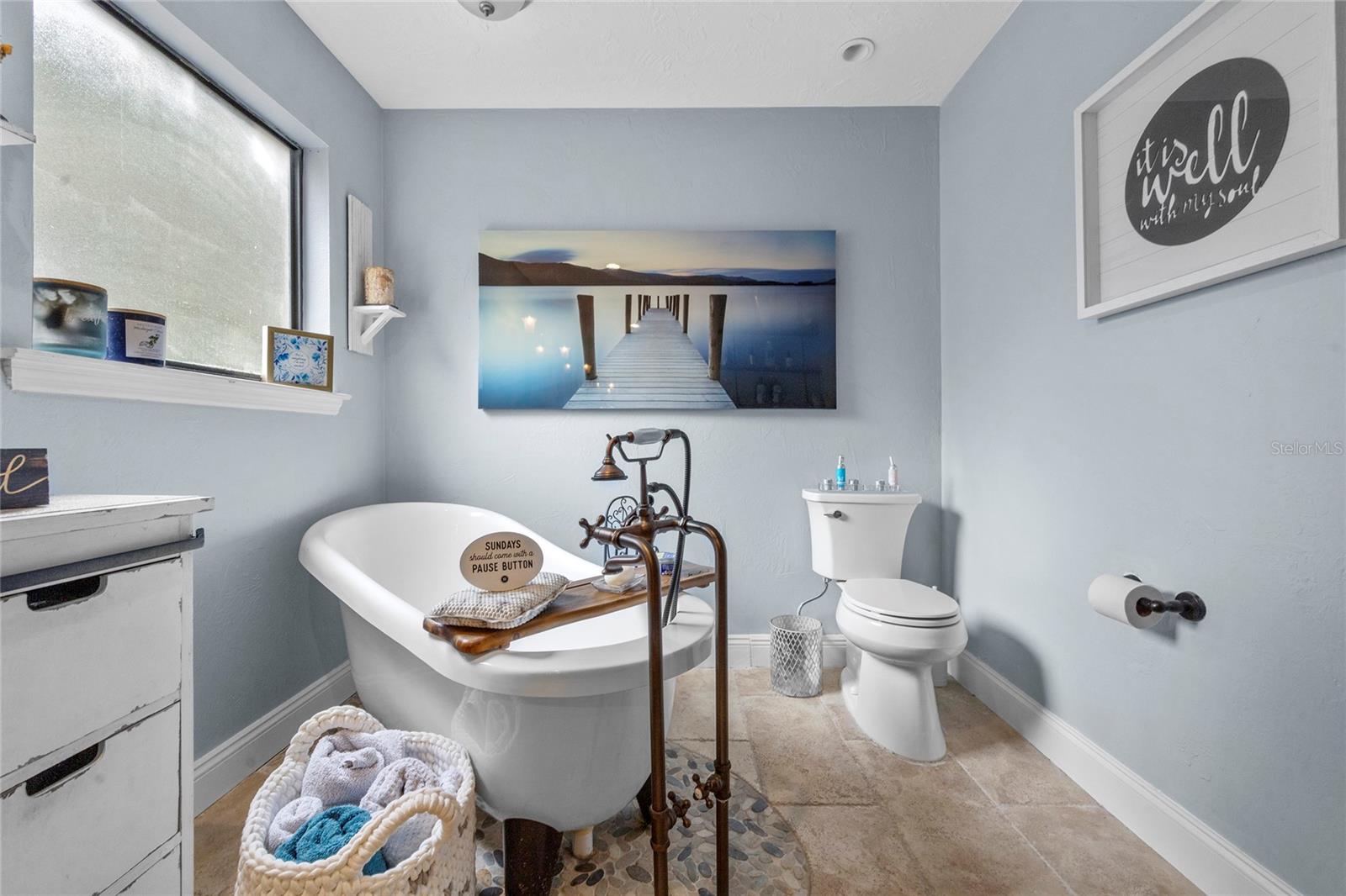 11437 NELLIE OAKS BND