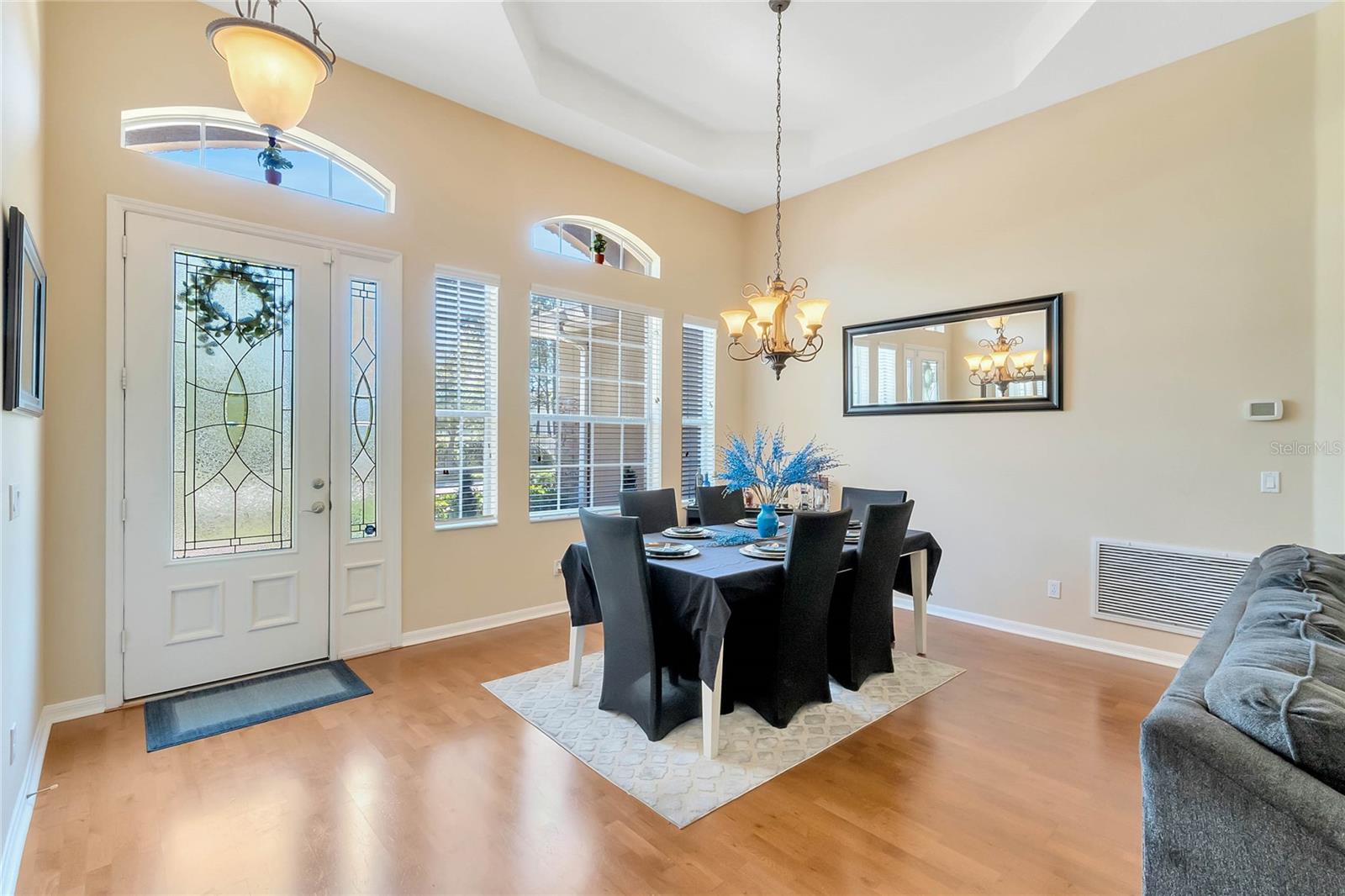 503 COURTLEA COVE AVE