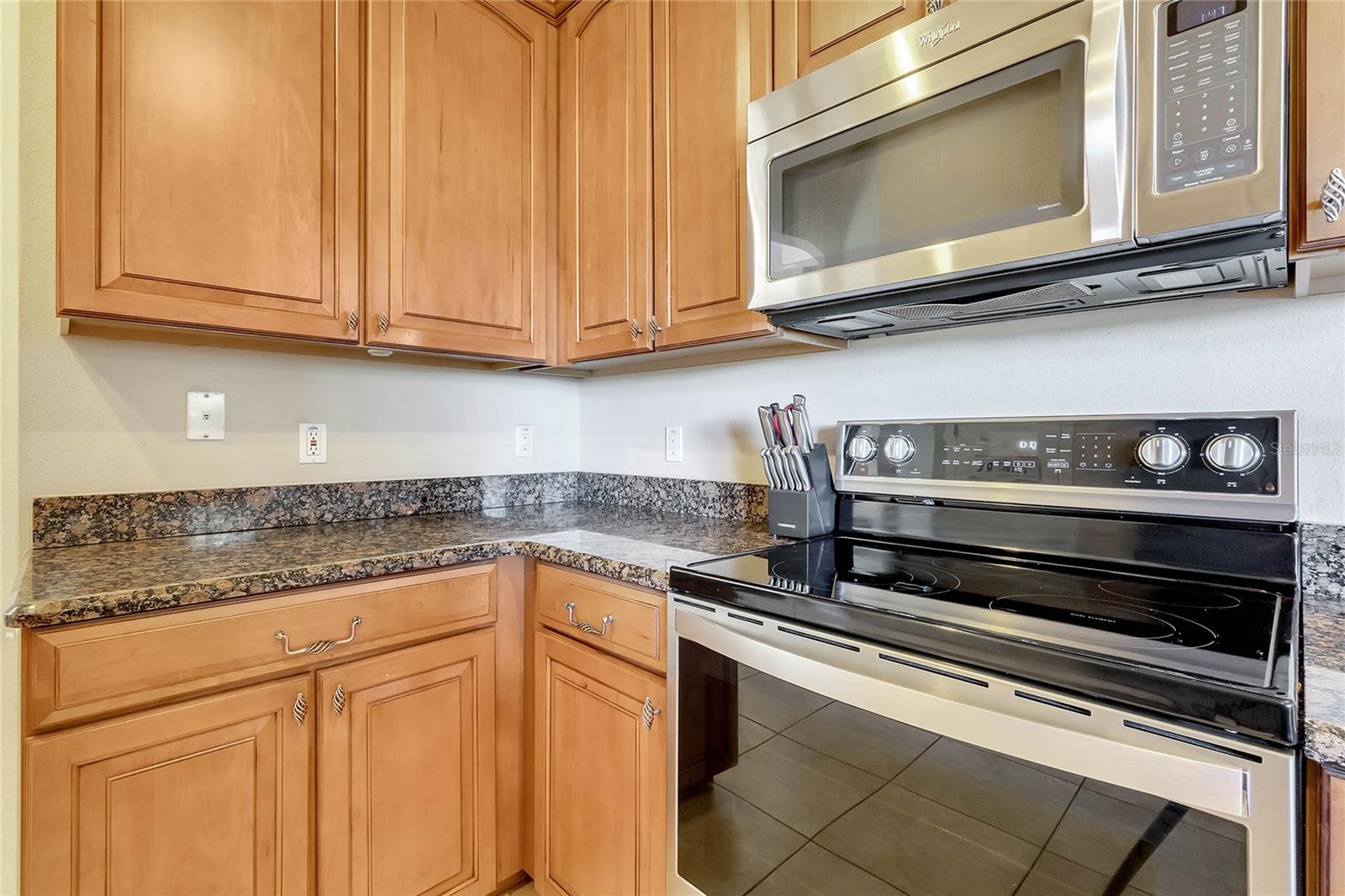 503 COURTLEA COVE AVE