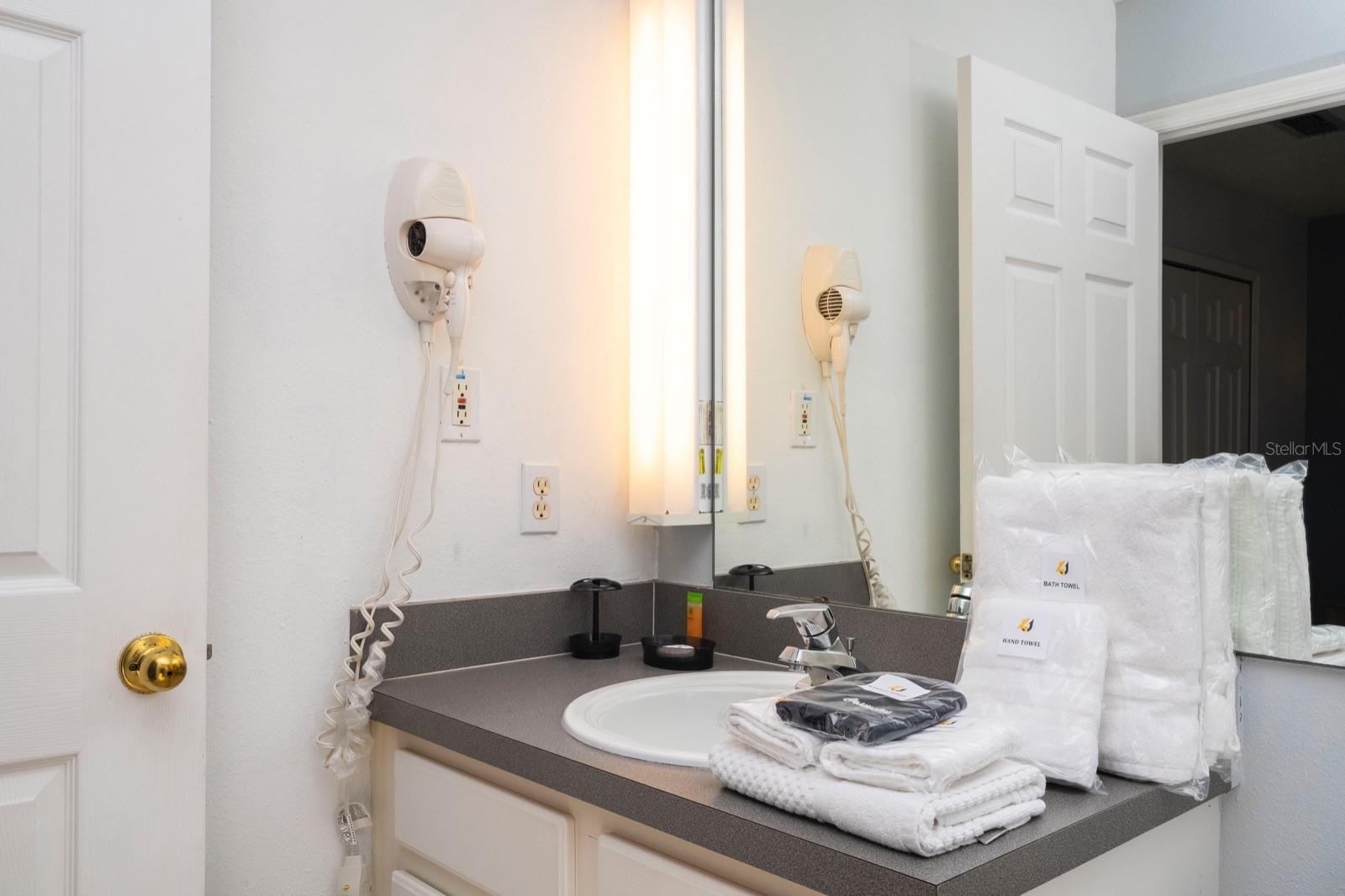 911 PARK TERRACE CIR