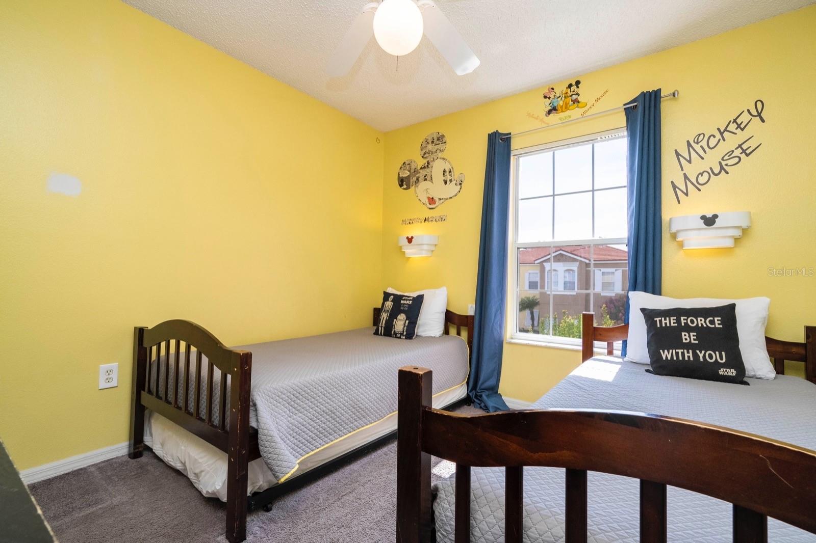 911 PARK TERRACE CIR