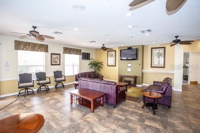 911 PARK TERRACE CIR