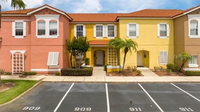 911 PARK TERRACE CIR