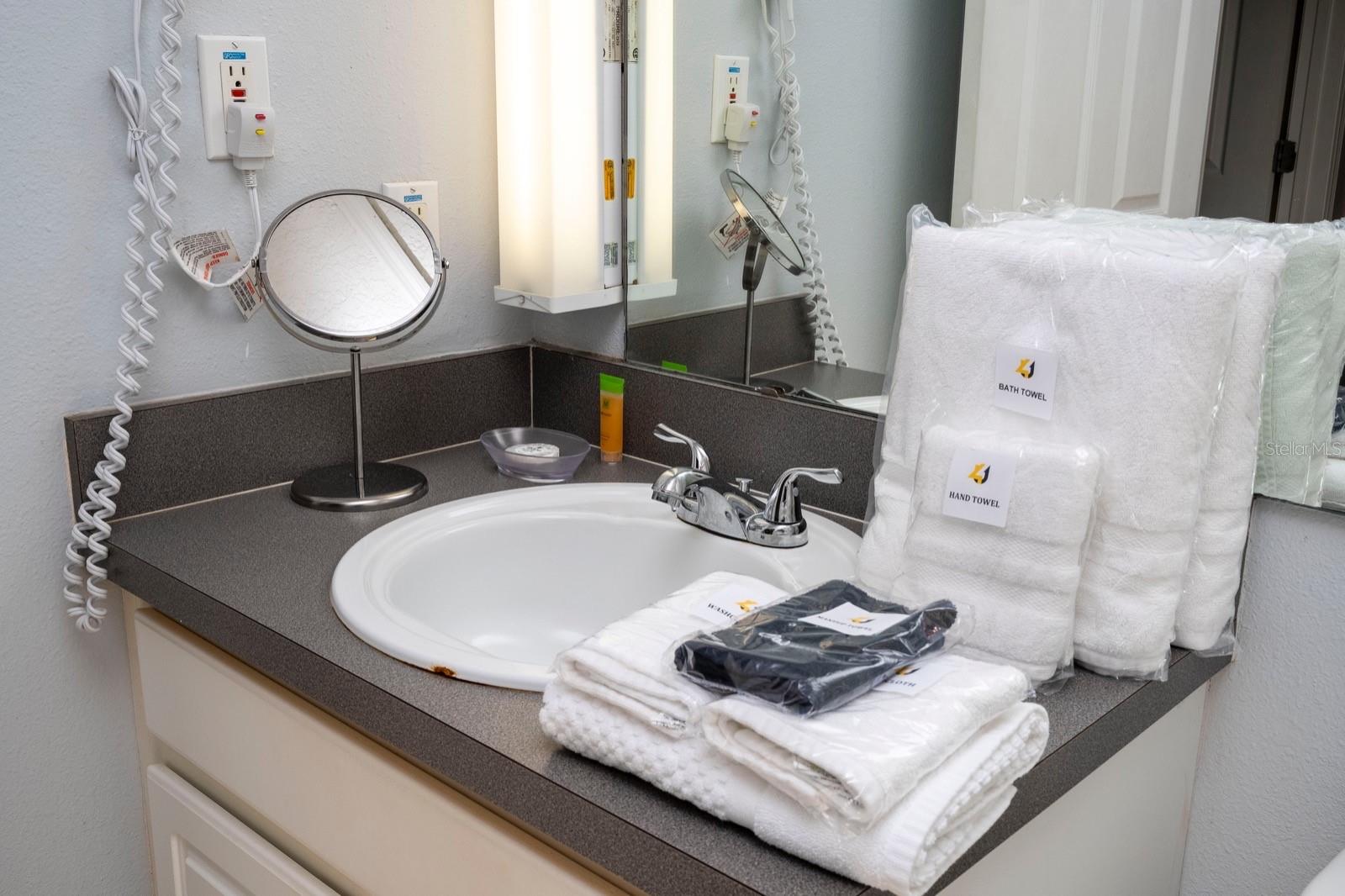 911 PARK TERRACE CIR