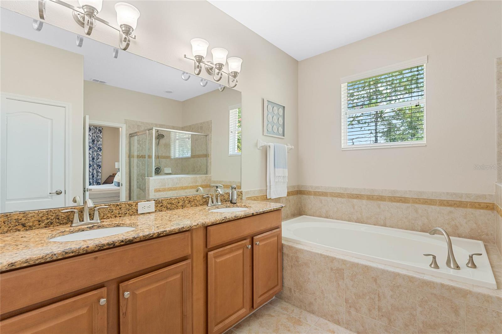 2833 SILVER SANDS ST