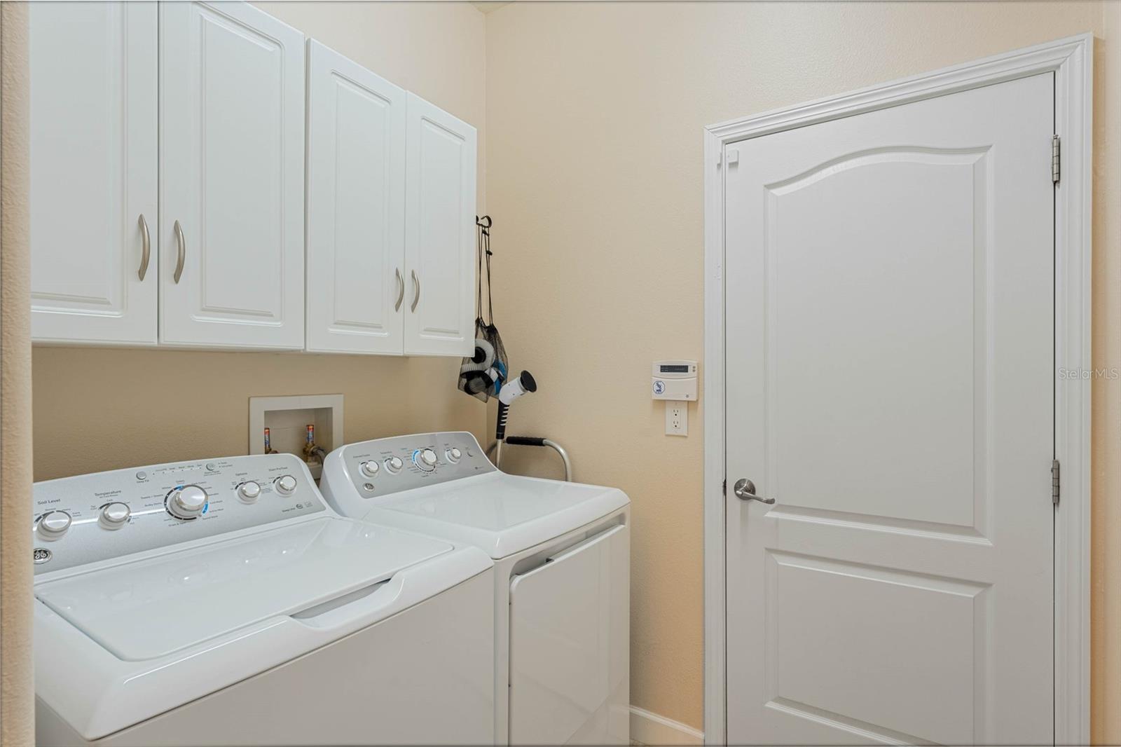 2833 SILVER SANDS ST