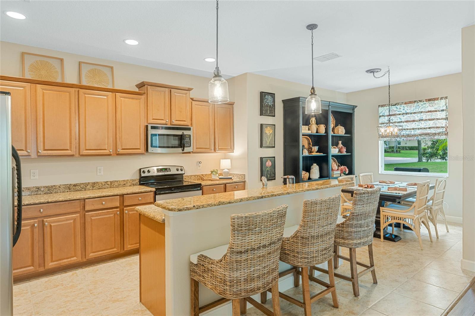 2833 SILVER SANDS ST