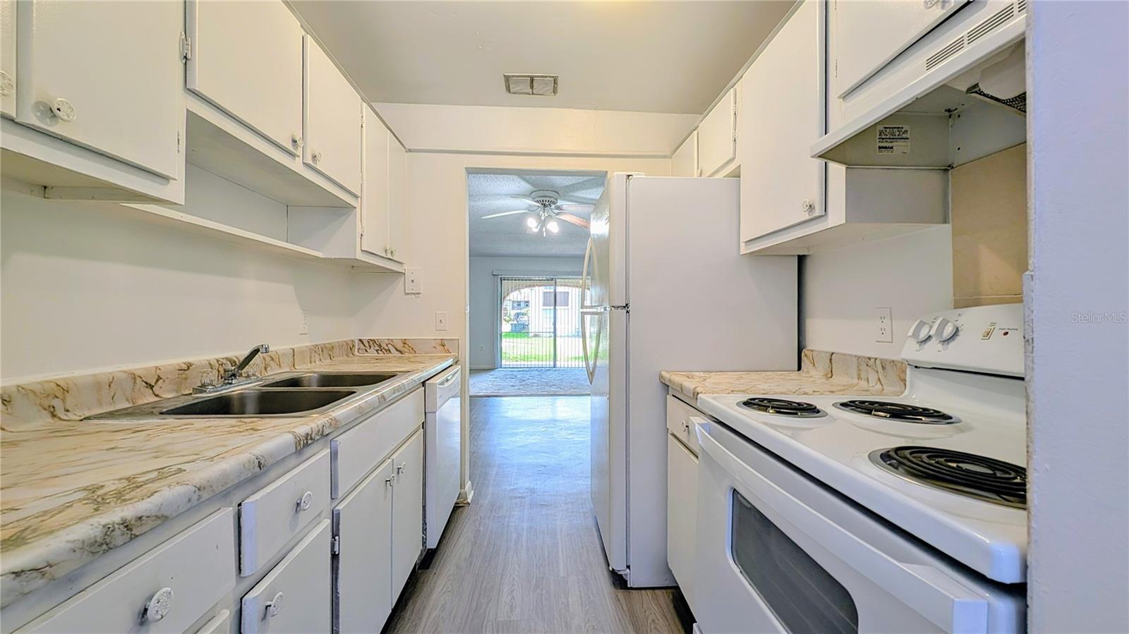 5957 CASA DEL REY CIR #A