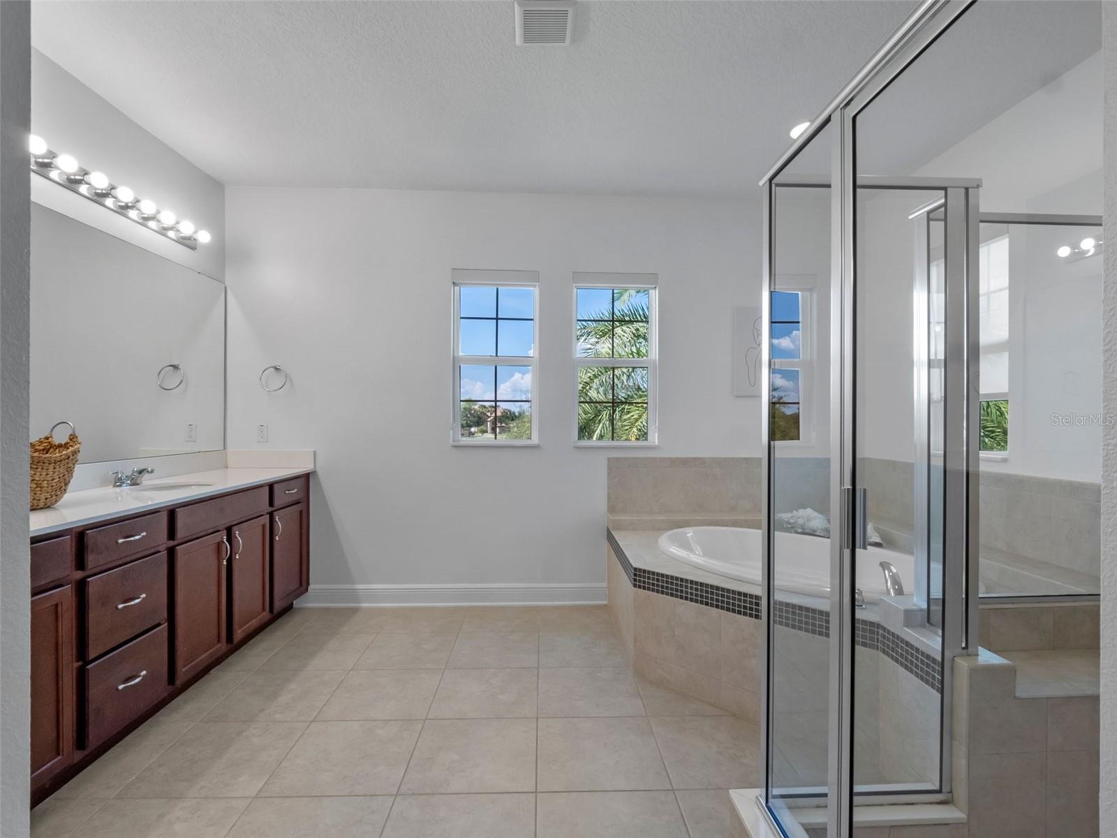 16086 JOHNS LAKE OVERLOOK DR