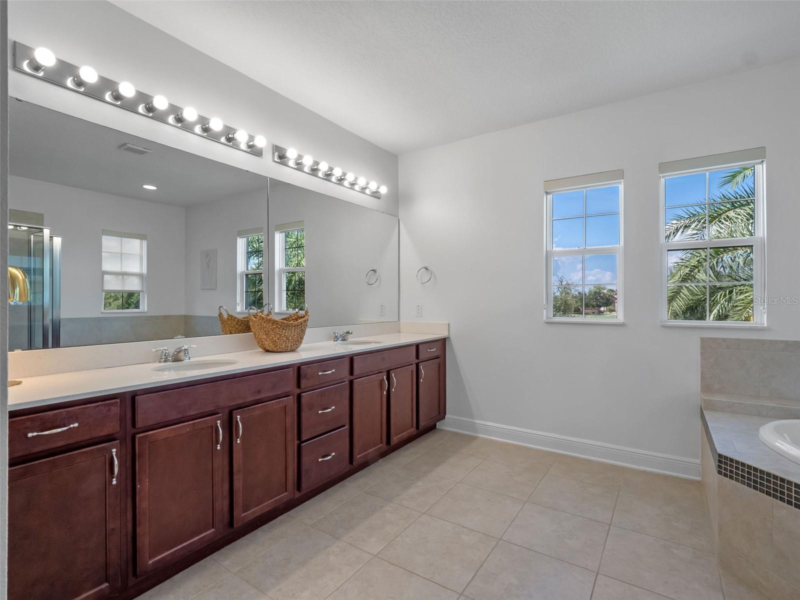 16086 JOHNS LAKE OVERLOOK DR