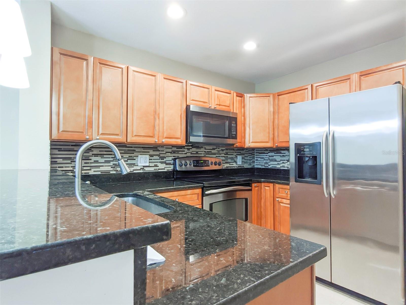 6022 WESTGATE DR #101