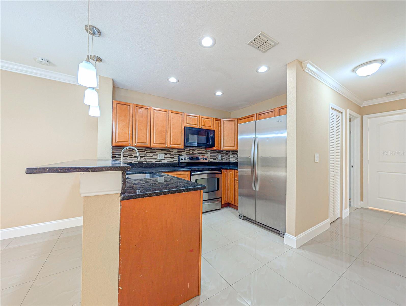 6022 WESTGATE DR #101