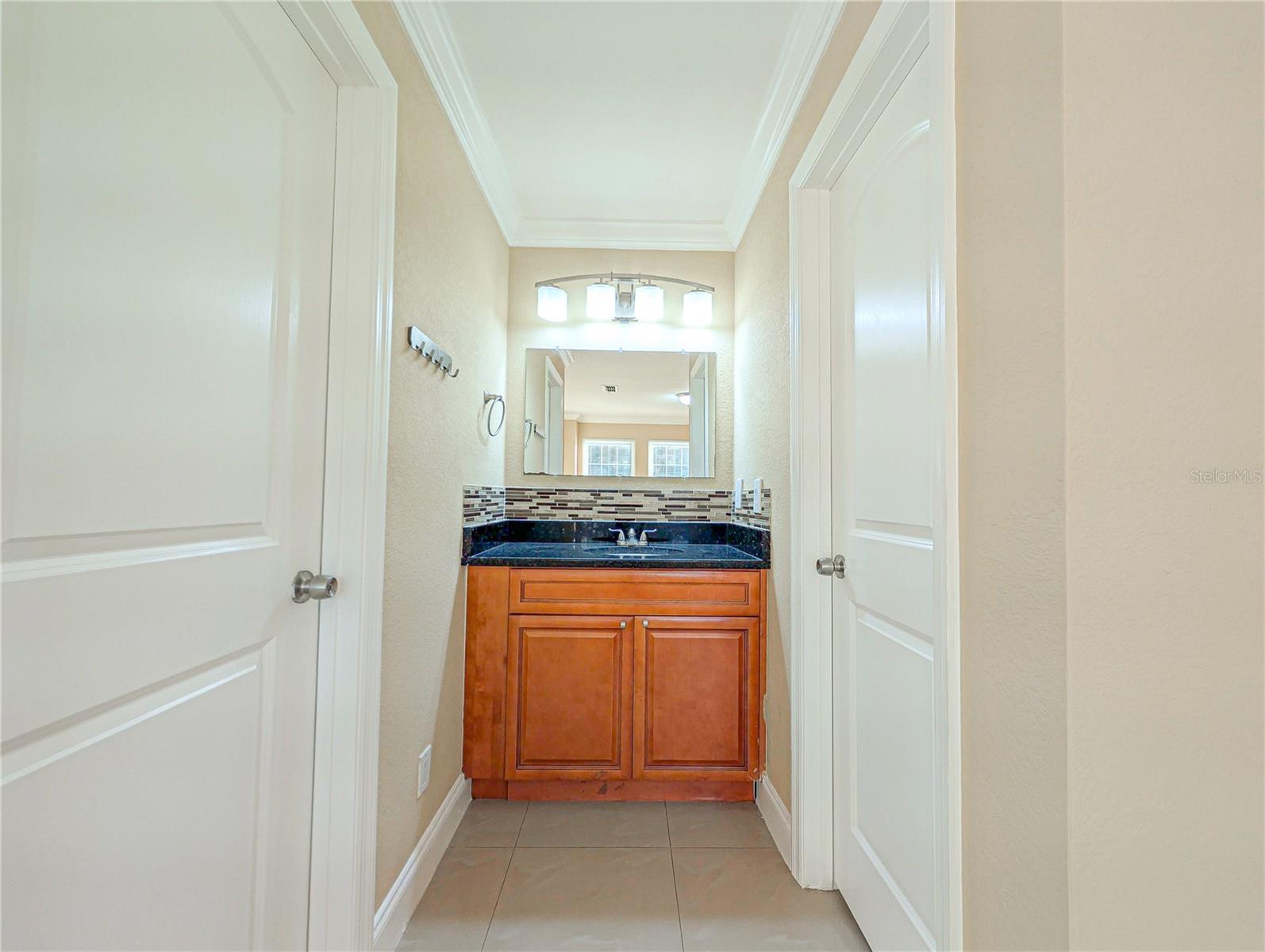 6022 WESTGATE DR #101