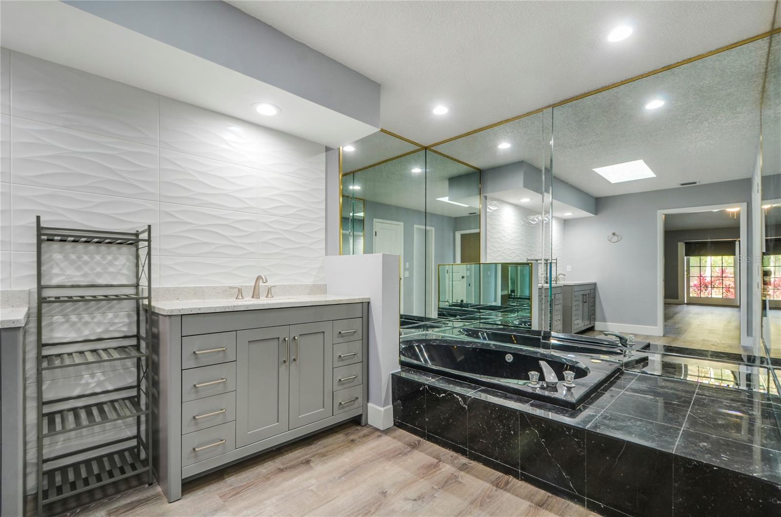 6014 CRYSTAL VIEW DR