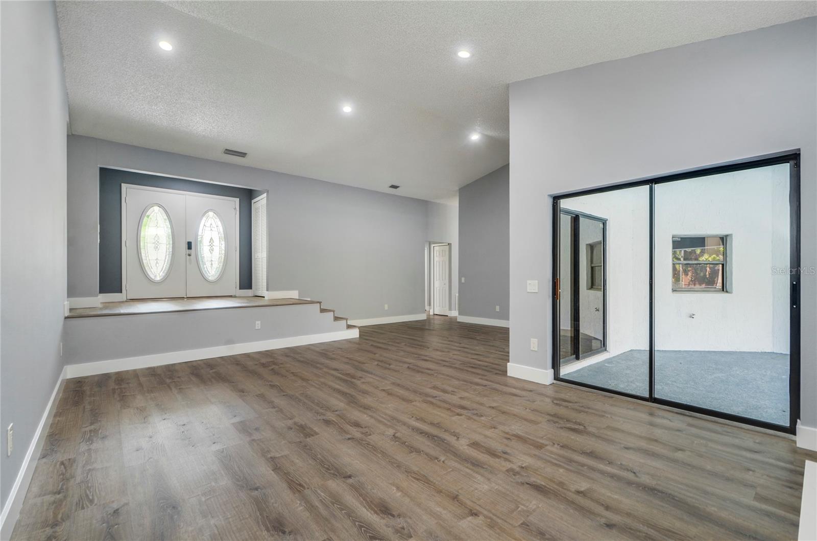 6014 CRYSTAL VIEW DR