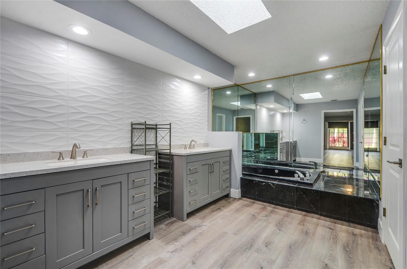 6014 CRYSTAL VIEW DR