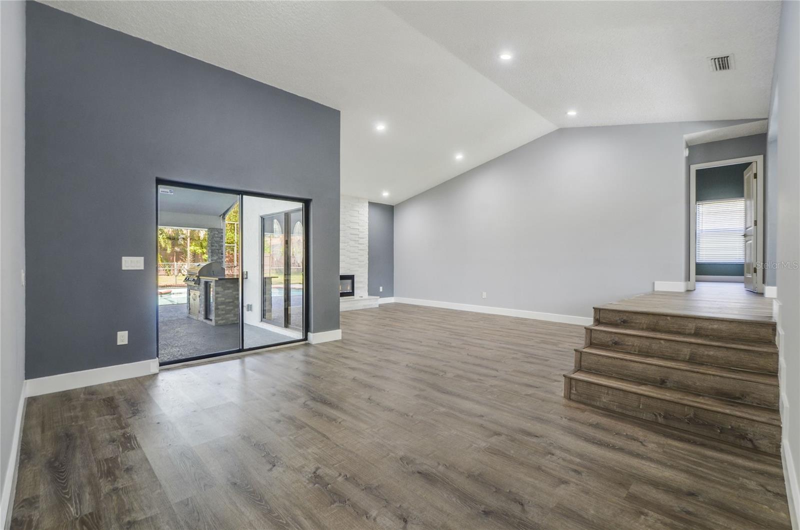 6014 CRYSTAL VIEW DR