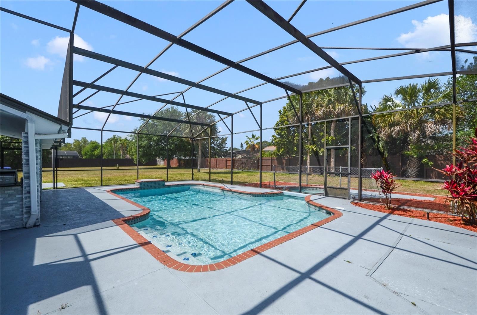 6014 CRYSTAL VIEW DR