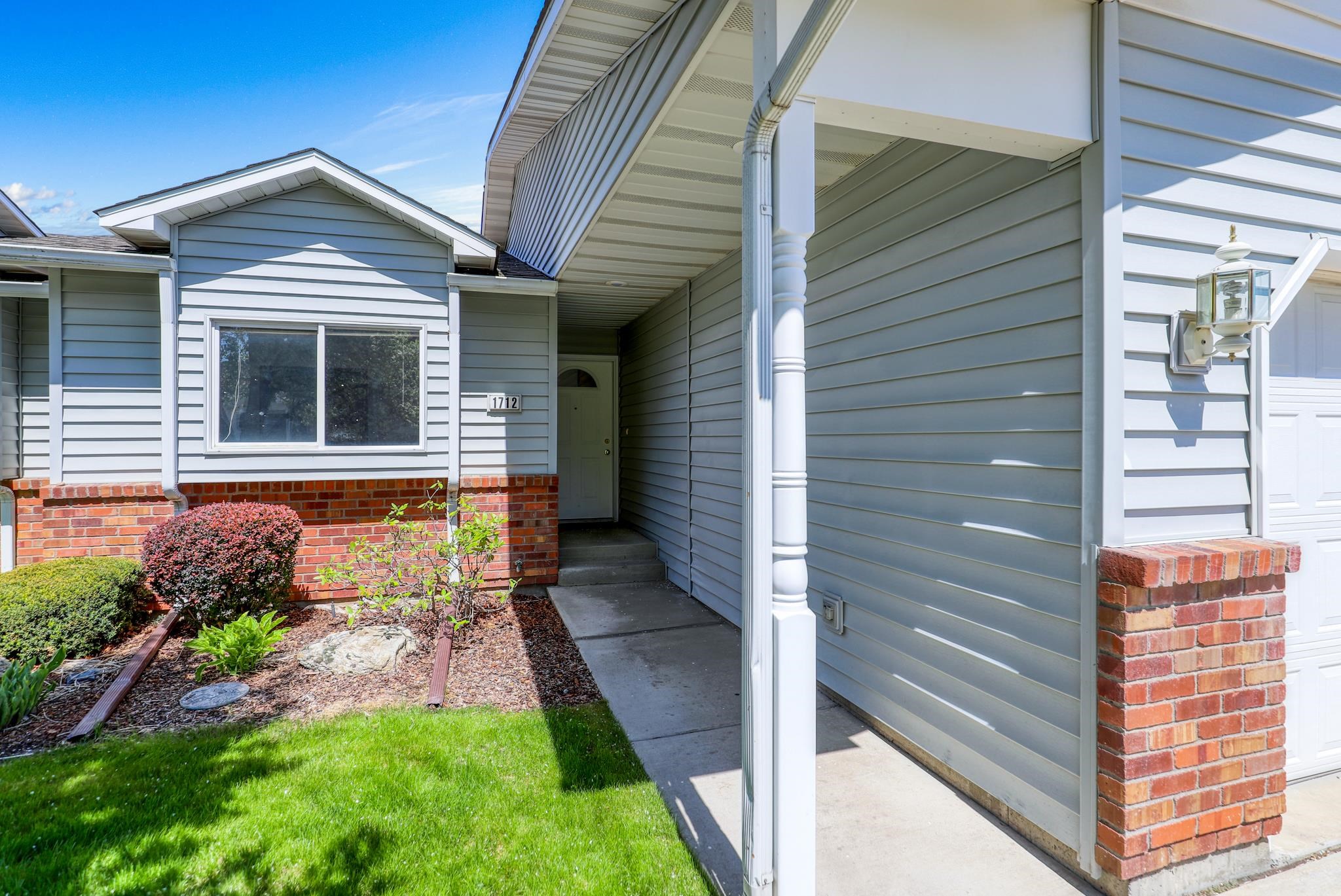 1712 S Newer Ln