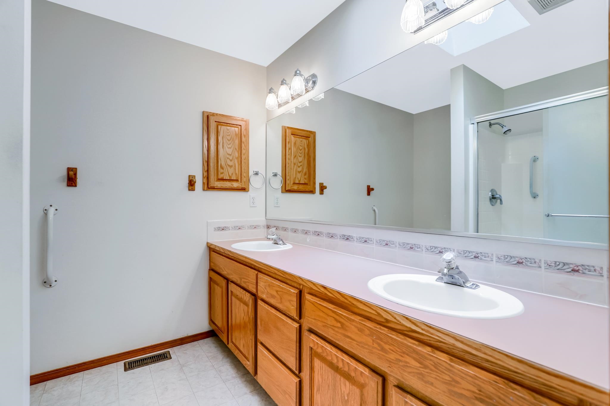1712 S Newer Ln