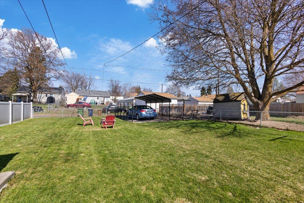 2218 W Queen Ave