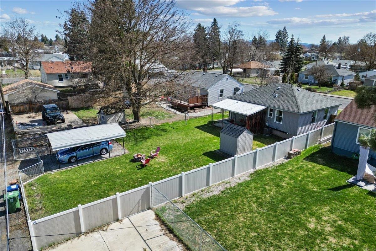 2218 W Queen Ave