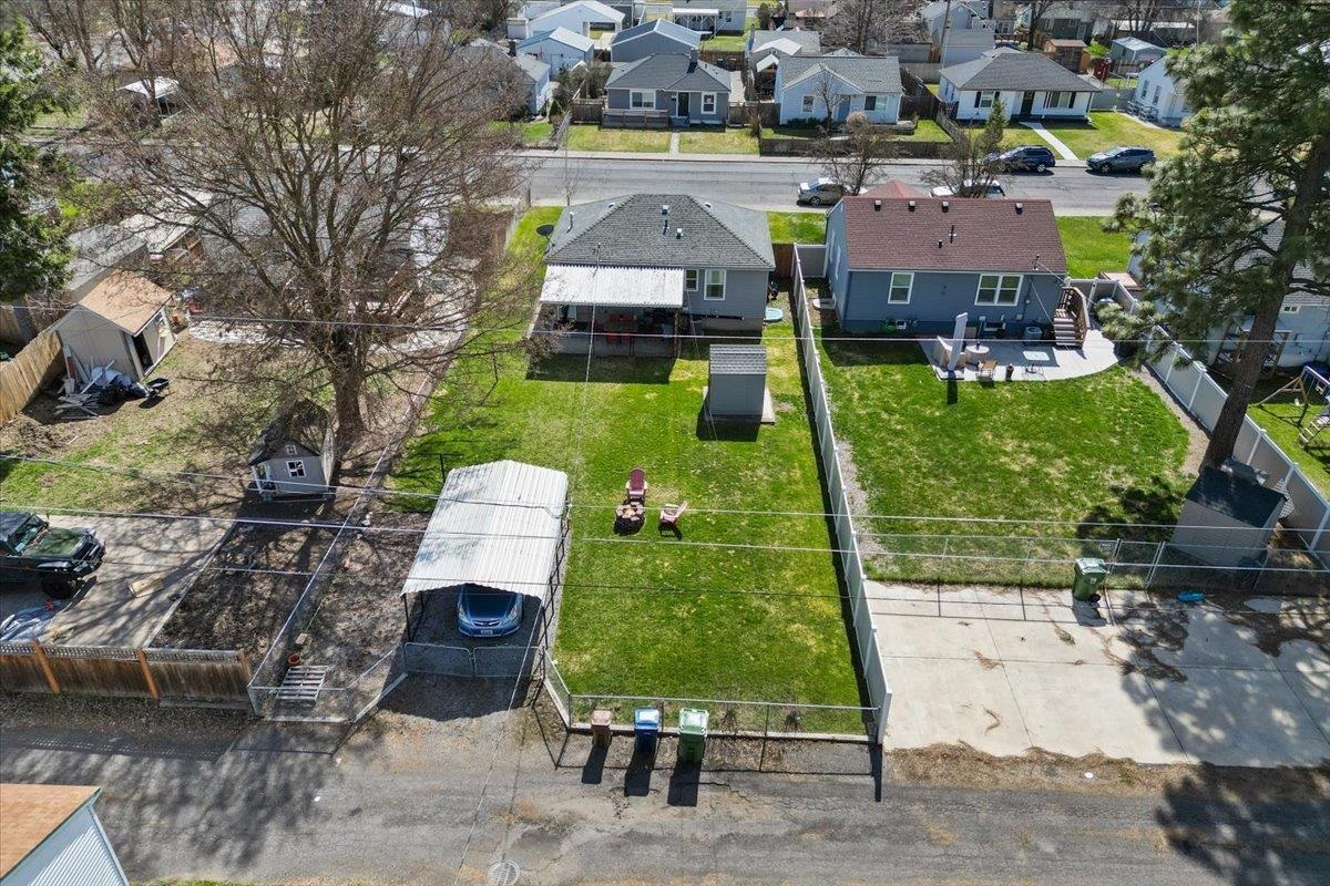 2218 W Queen Ave