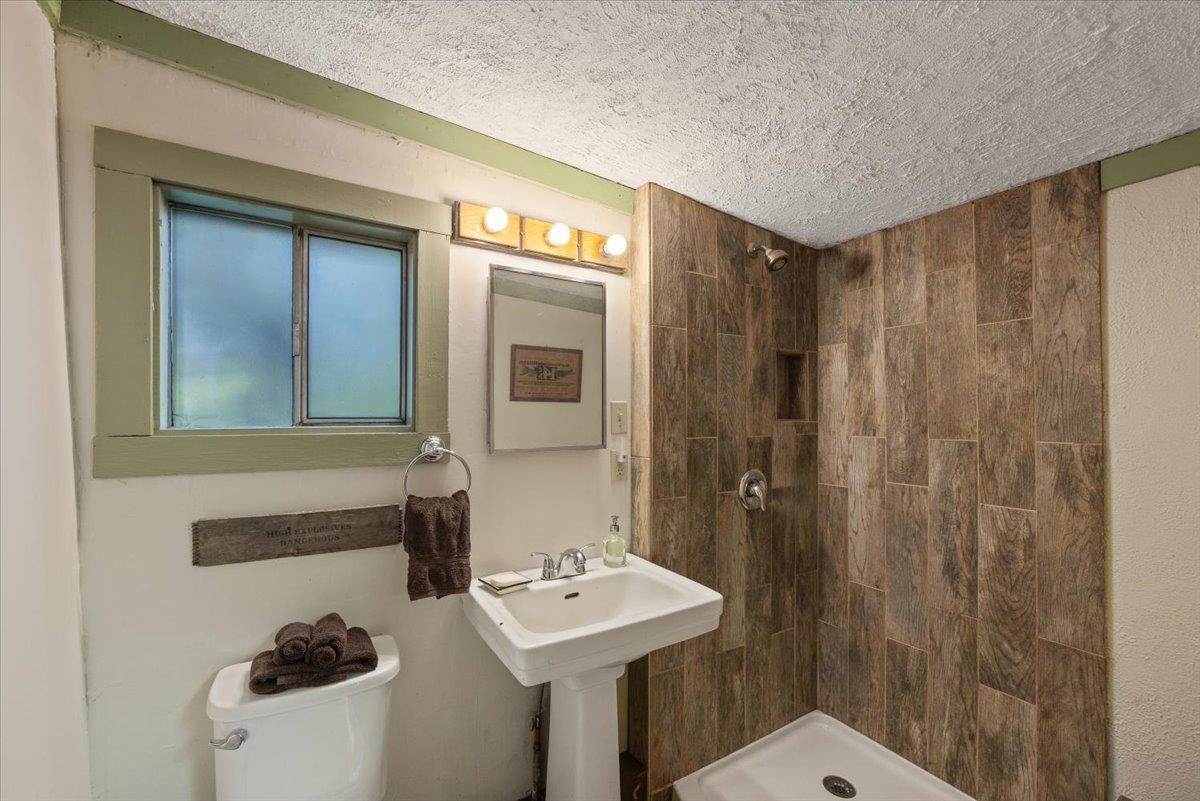 8512 Fertile Valley Rd