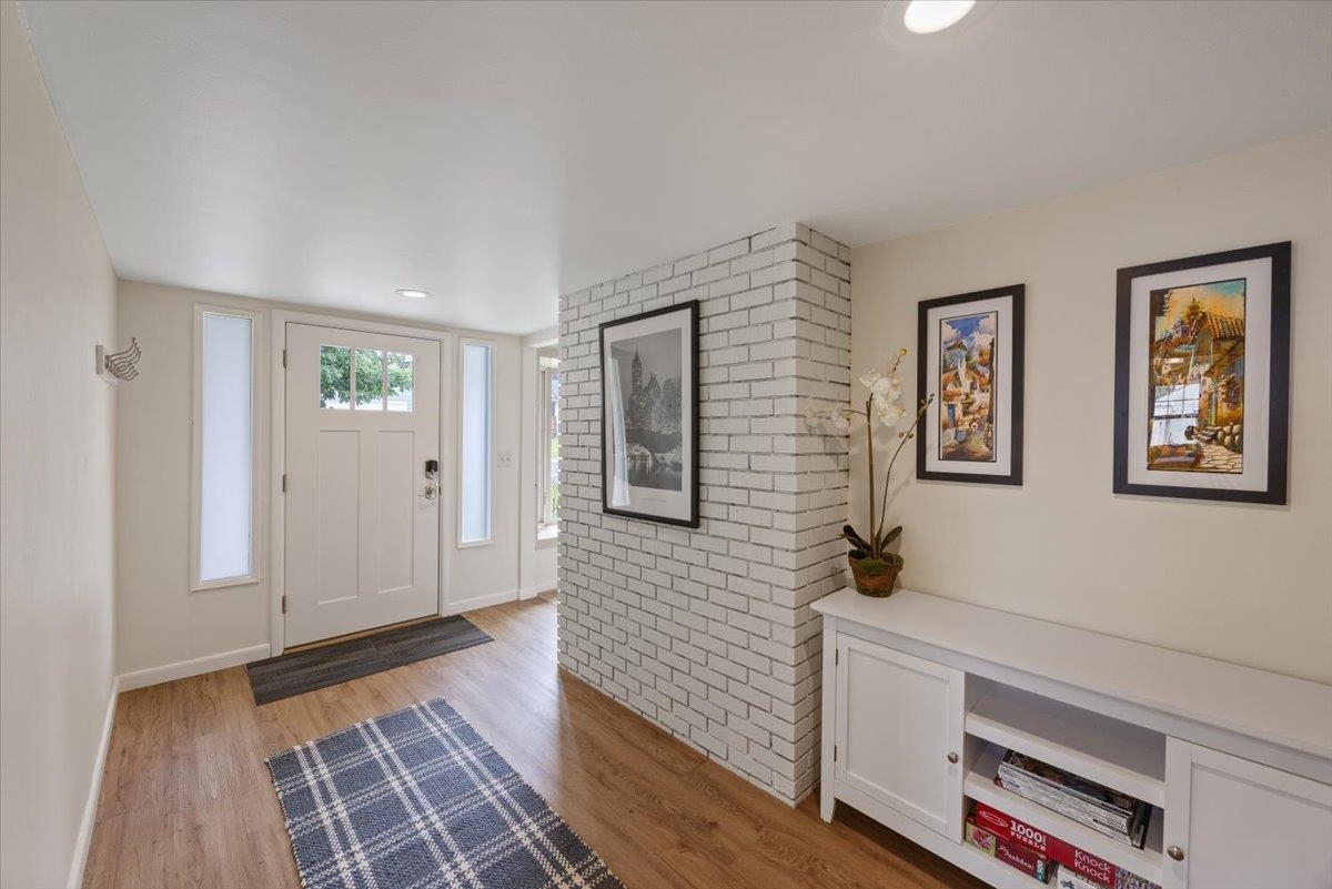 8927 E South Riverway Ave