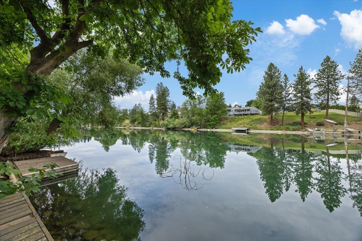 8927 E South Riverway Ave