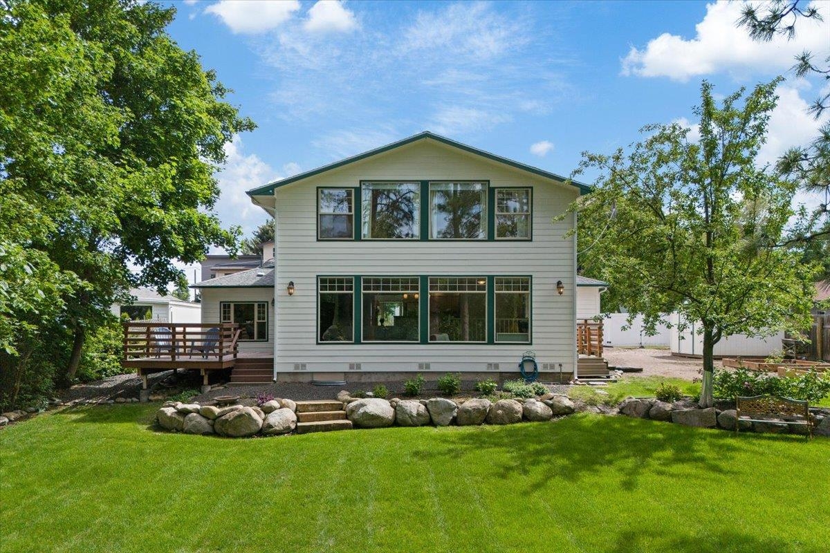 8927 E South Riverway Ave