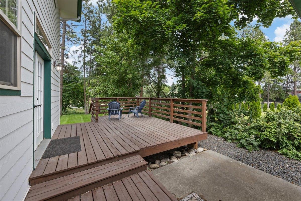 8927 E South Riverway Ave