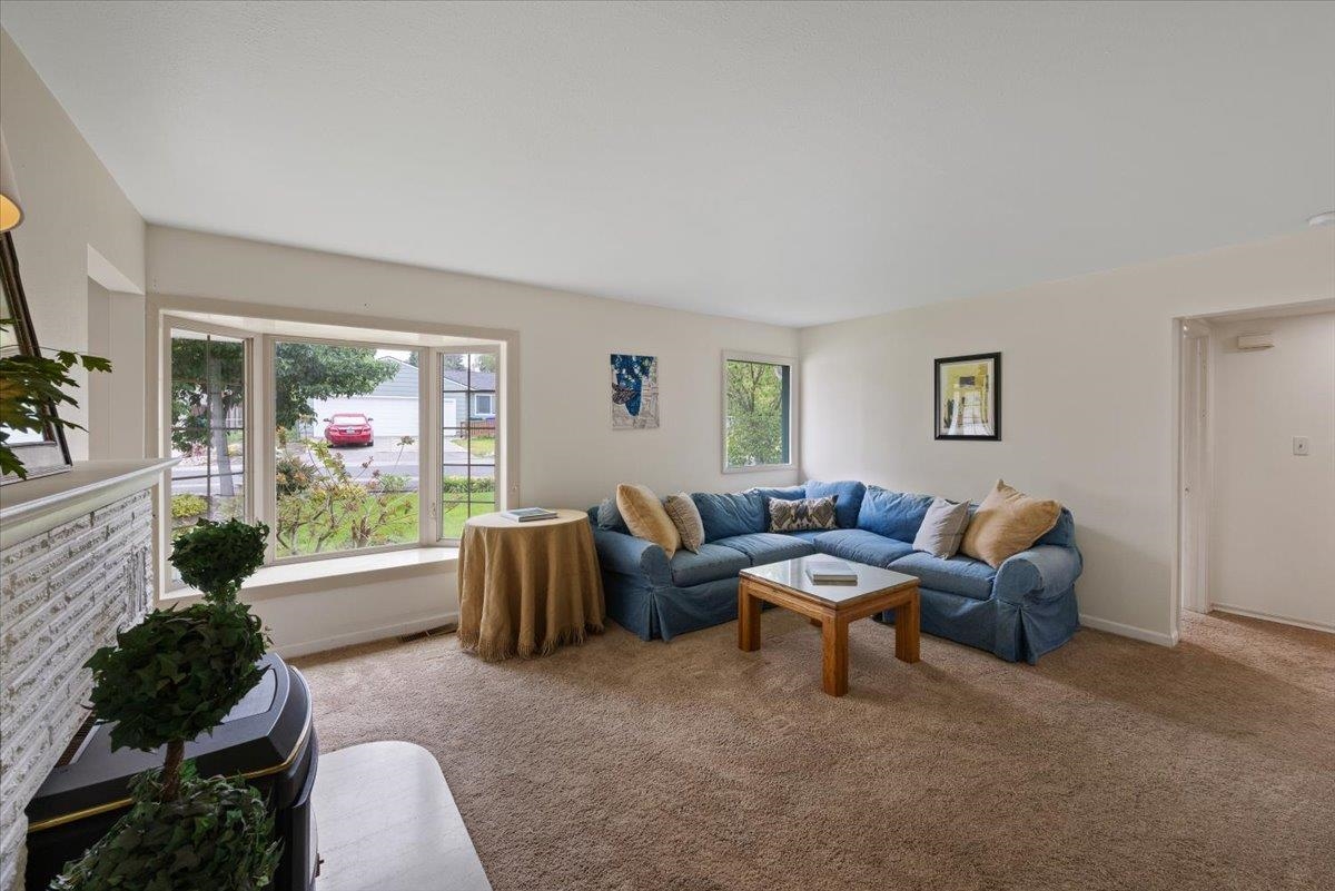 8927 E South Riverway Ave