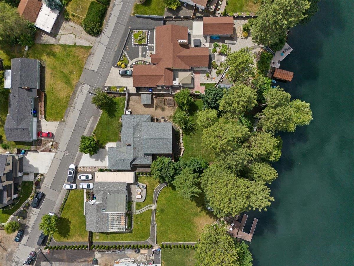 8927 E South Riverway Ave