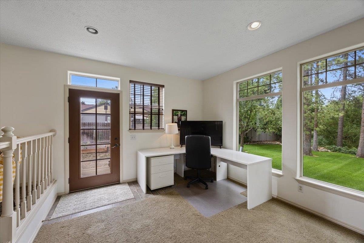 8927 E South Riverway Ave