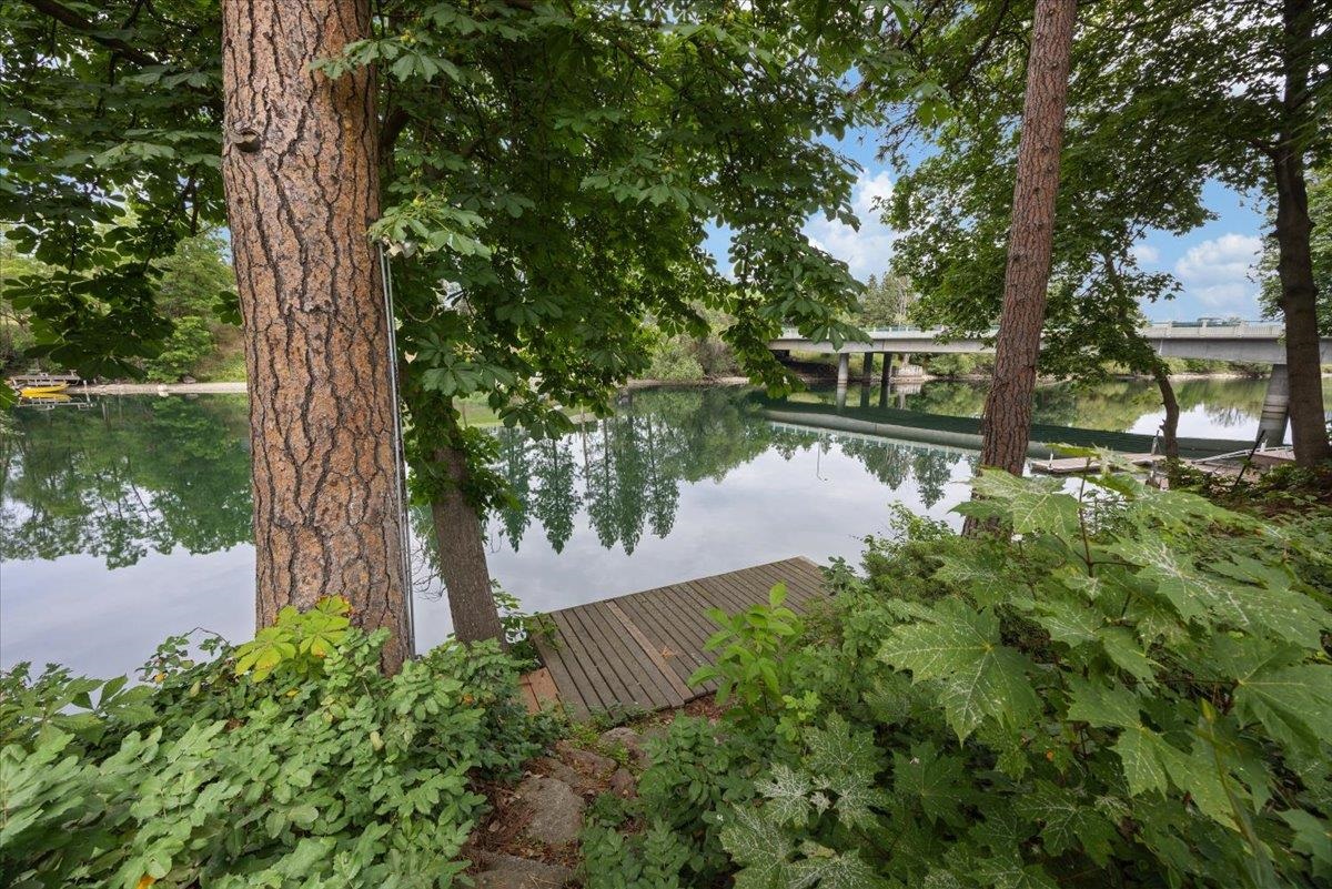 8927 E South Riverway Ave