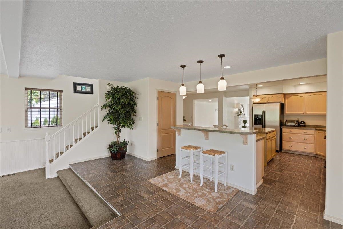 8927 E South Riverway Ave