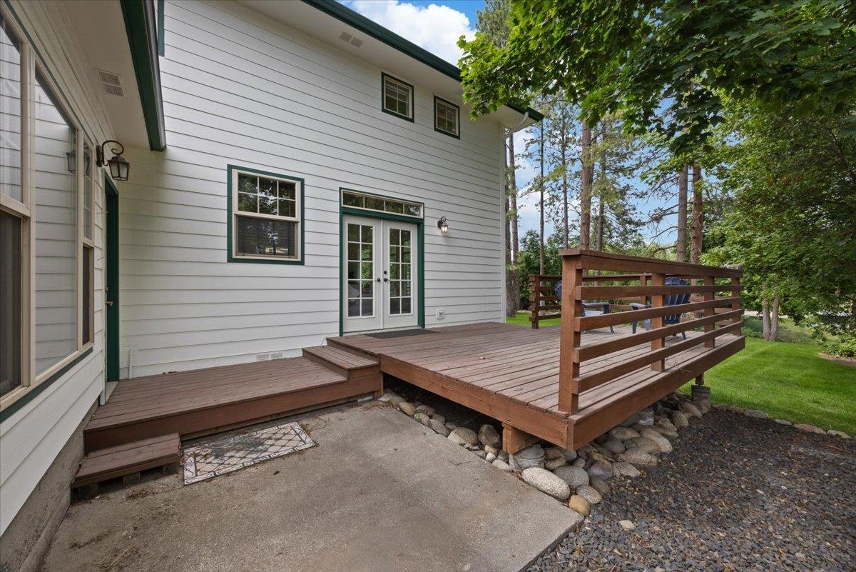 8927 E South Riverway Ave