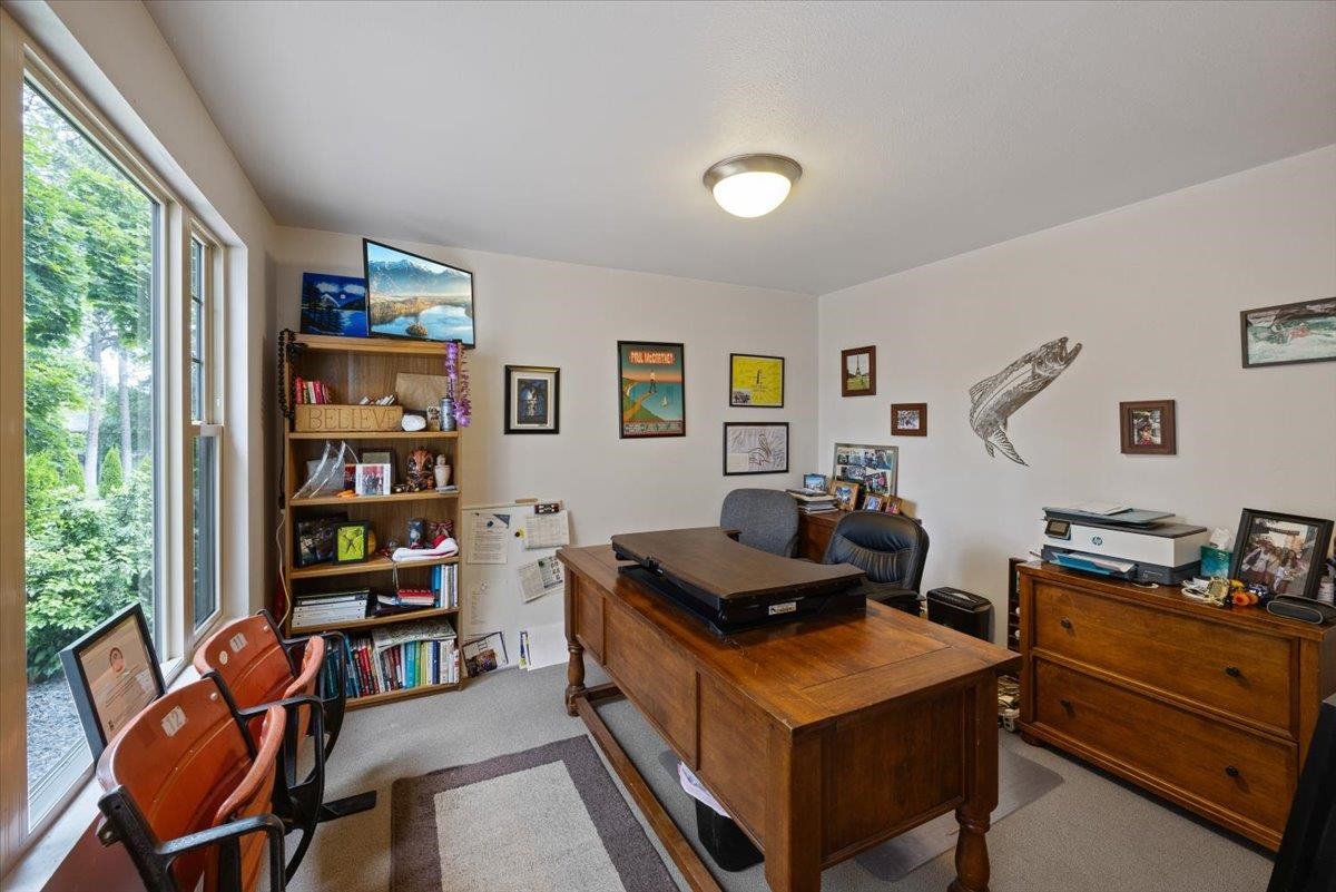 8927 E South Riverway Ave