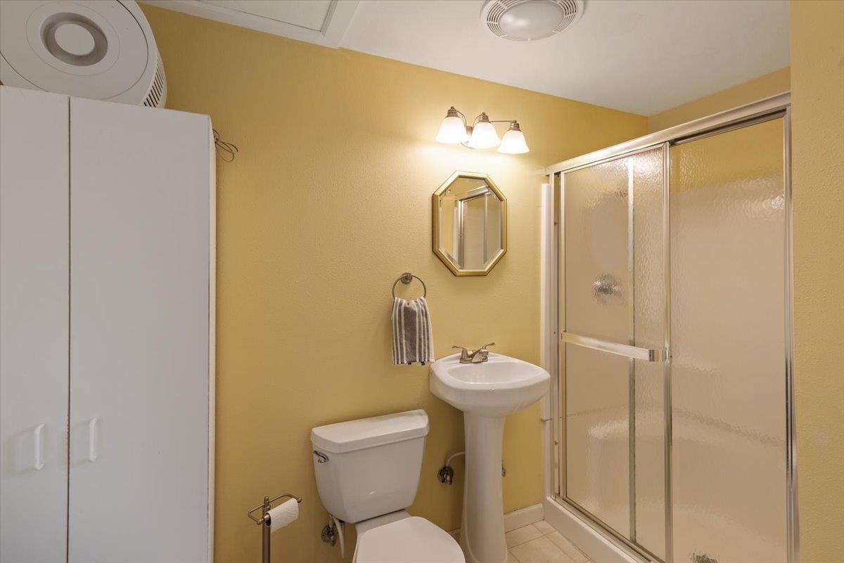 8927 E South Riverway Ave