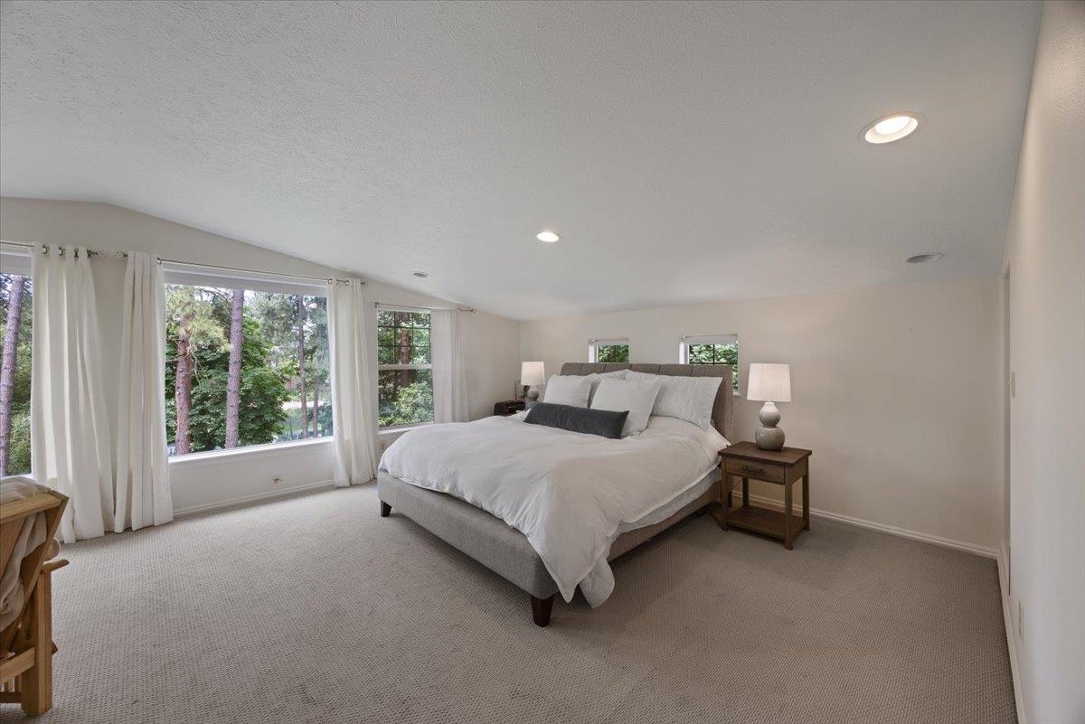 8927 E South Riverway Ave