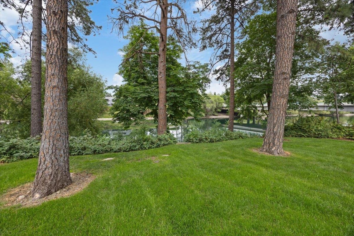 8927 E South Riverway Ave