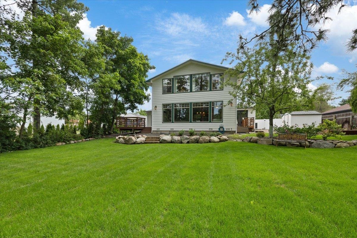 8927 E South Riverway Ave